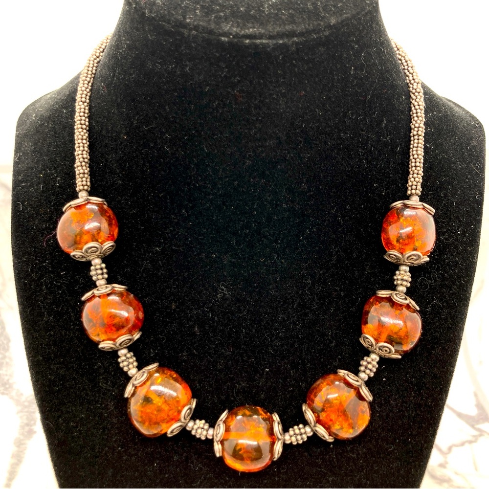 Amber Necklace Unknown Metal (non-magnetic) 7 Beads Green Fluoresce